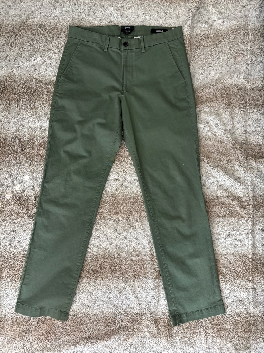 Mauve Men's Olive Chino Pants